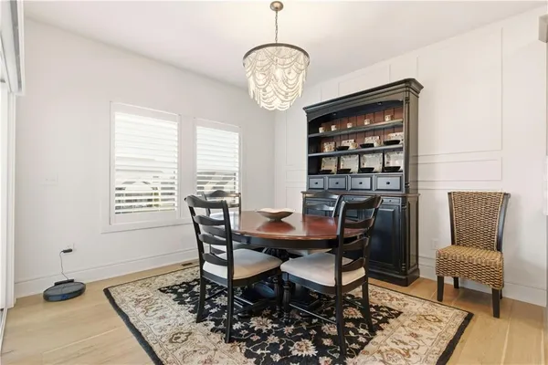 $689,900 | 1121 Southwest Brookside Court, Lee's Summit, MO 64064