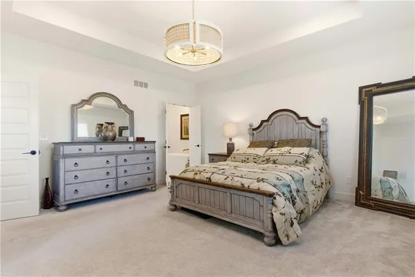 $689,900 | 1121 Southwest Brookside Court, Lee's Summit, MO 64064