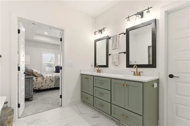 $699,900 | 1121 Southwest Brookside Court, Lee's Summit, MO 64064