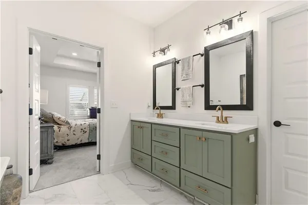 $689,900 | 1121 Southwest Brookside Court, Lee's Summit, MO 64064