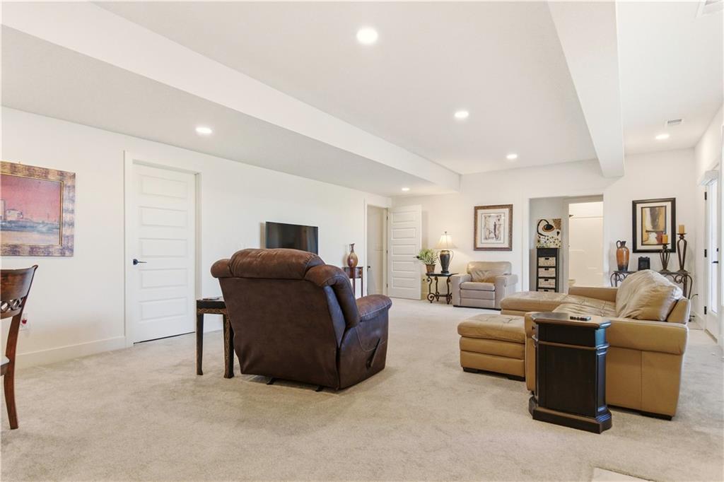 1121 Southwest Brookside Court Lee's Summit, MO 64064 - Photo 33 of 54