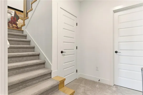 $689,900 | 1121 Southwest Brookside Court, Lee's Summit, MO 64064