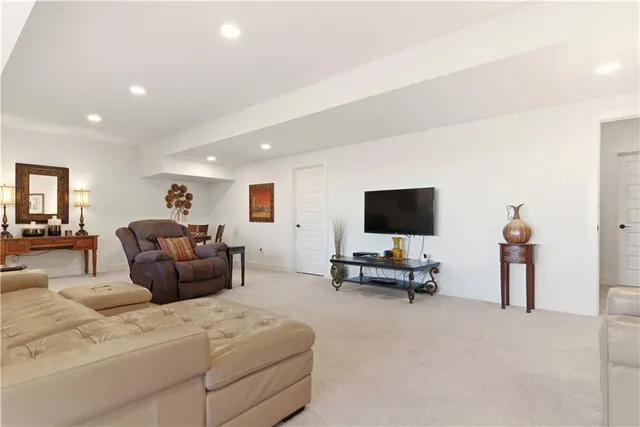 $699,900 | 1121 Southwest Brookside Court, Lee's Summit, MO 64064