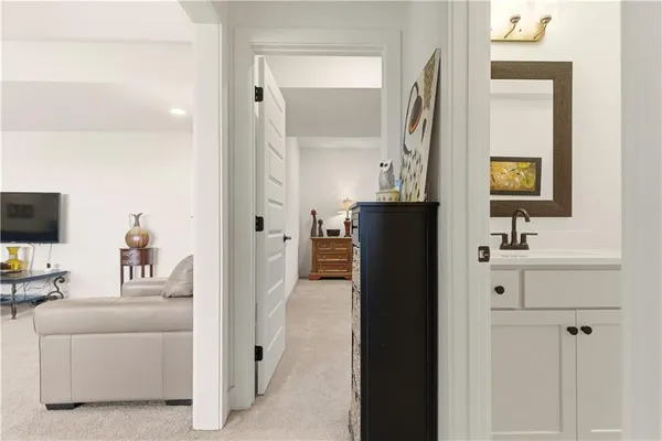 $689,900 | 1121 Southwest Brookside Court, Lee's Summit, MO 64064