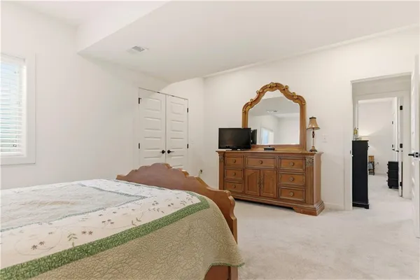 $689,900 | 1121 Southwest Brookside Court, Lee's Summit, MO 64064