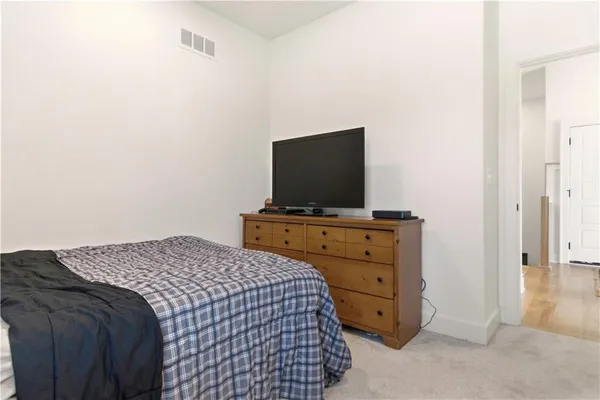 $689,900 | 1121 Southwest Brookside Court, Lee's Summit, MO 64064