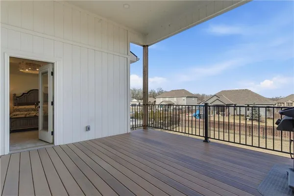 $689,900 | 1121 Southwest Brookside Court, Lee's Summit, MO 64064