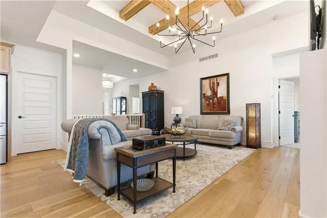 $699,900 | 1121 Southwest Brookside Court, Lee's Summit, MO 64064