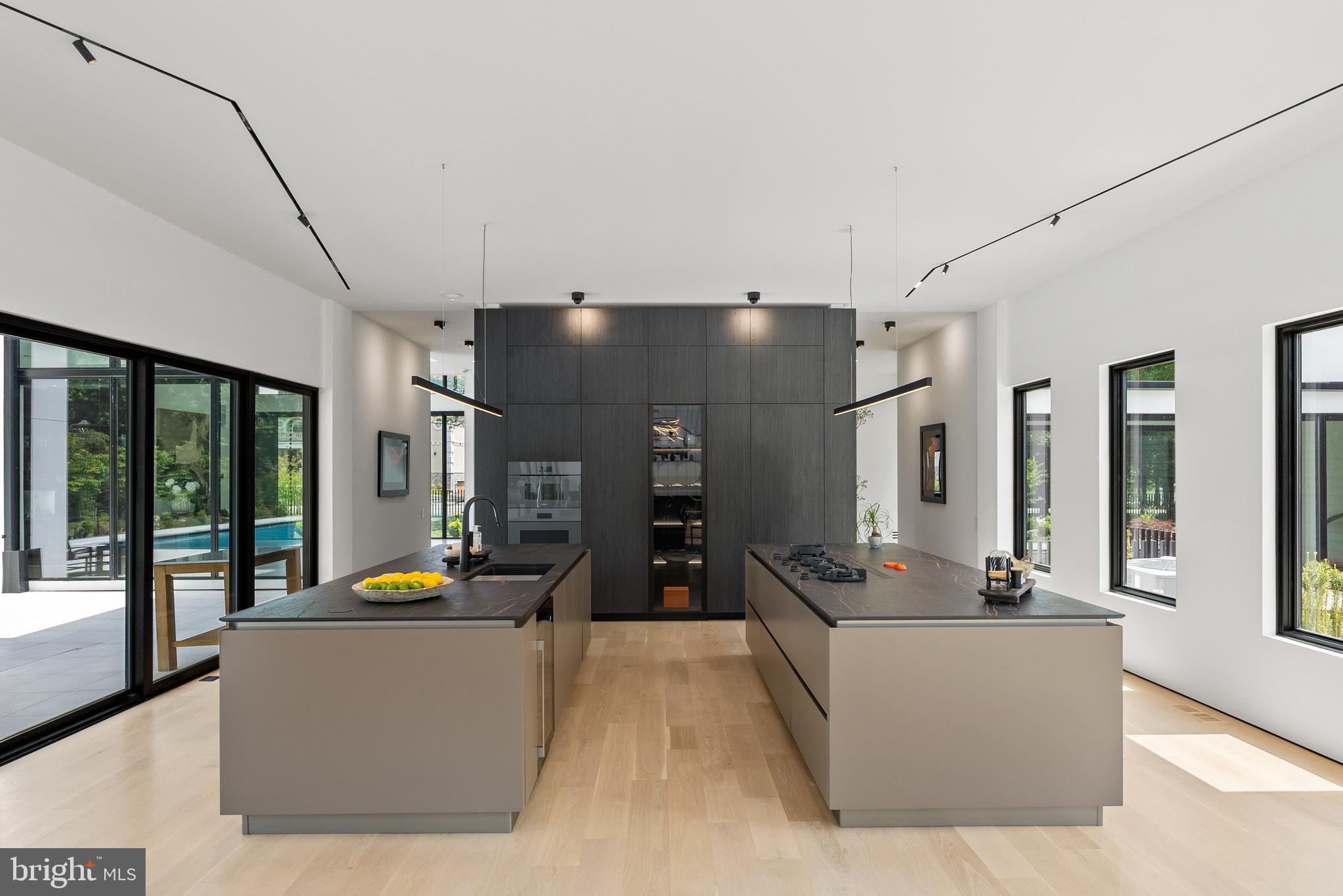 8970 Brook Road McLean, VA 22102 - Photo 11 of 41 Kitchen