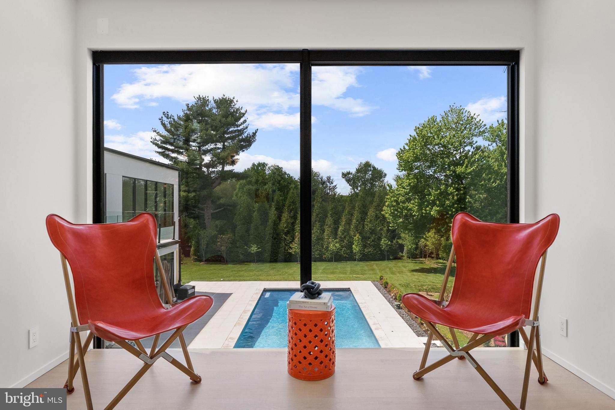 8970 Brook Road McLean, VA 22102 - Photo 26 of 41 Sitting Area