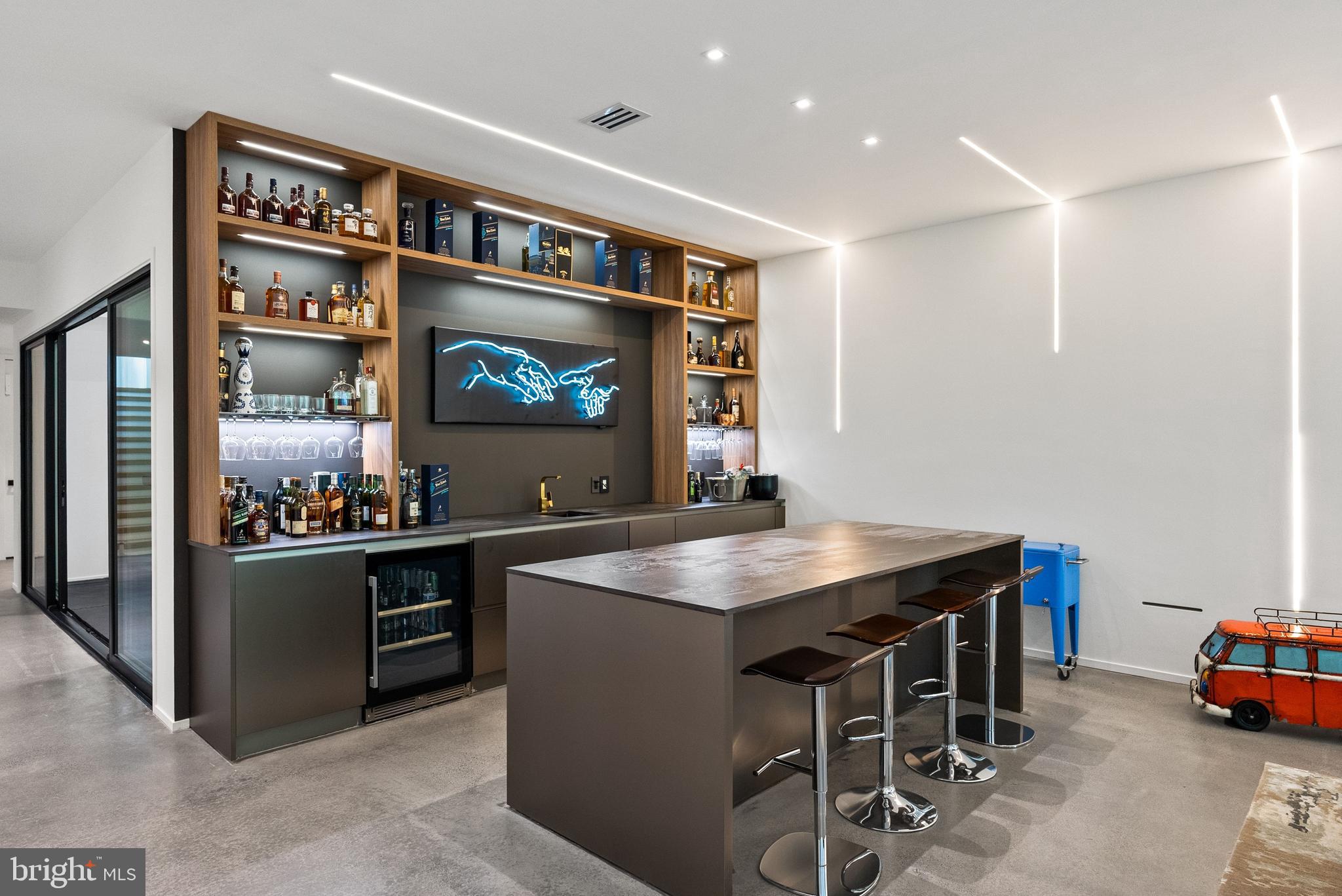 8970 Brook Road McLean, VA 22102 - Photo 34 of 41 Wet Bar