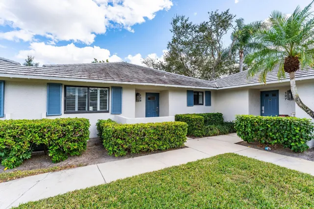 $3,500 | 126 Club Drive, Palm Beach Gardens, FL 33418