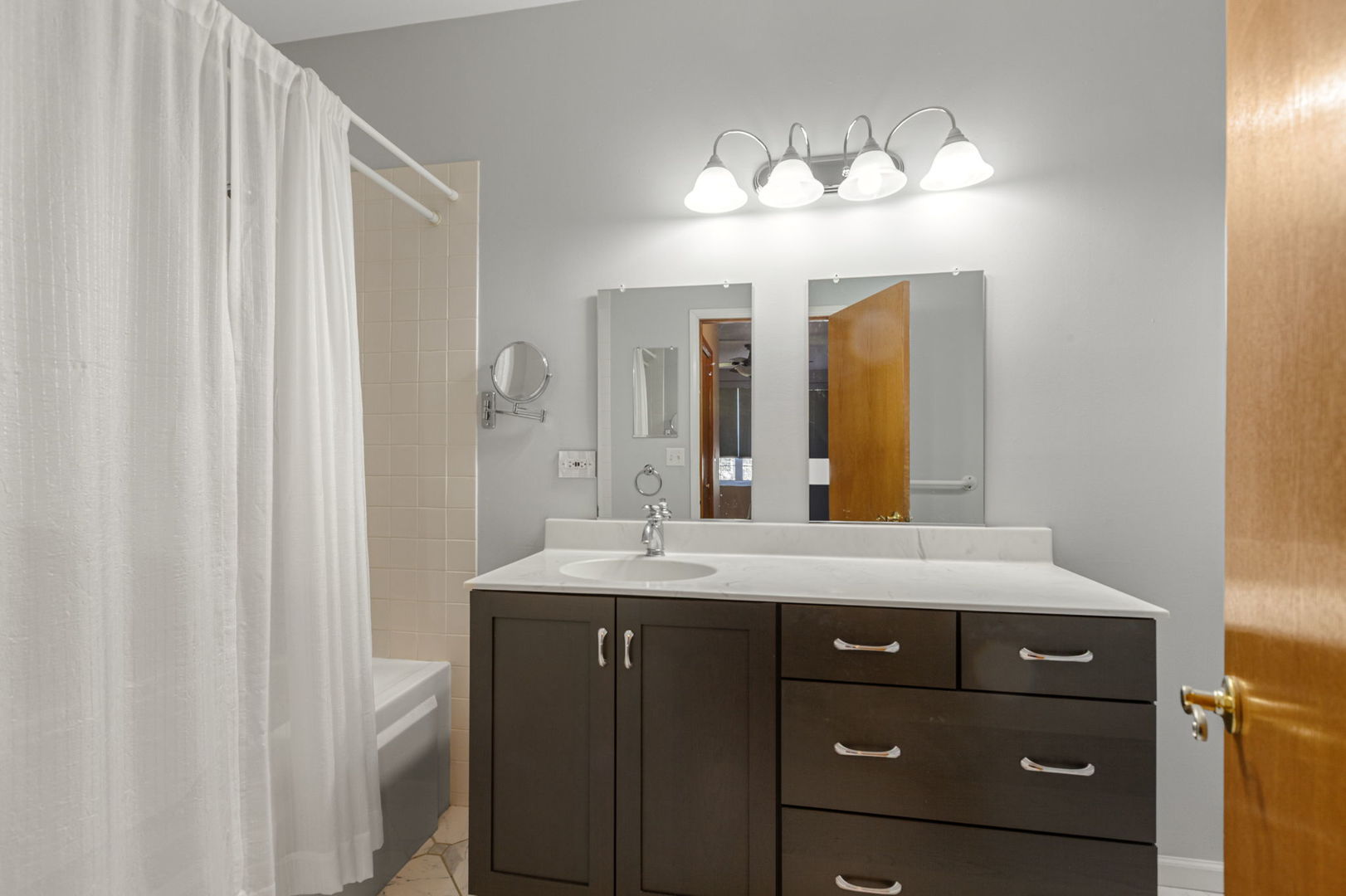 316 Haber Road Cary, IL 60013 - Photo 9 of 22