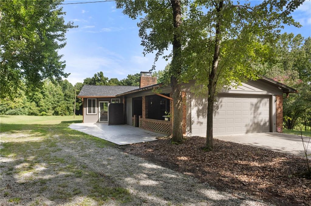 7029 Penman Road High Point, NC 27263 - Photo 6 of 50