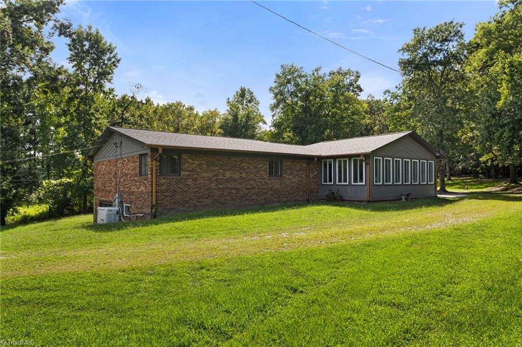 7029 Penman Road High Point, NC 27263 - Photo 8 of 50
