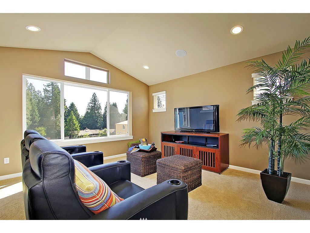 6316 Northeast 1st Street Renton, WA 98059 - Photo 6 of 15