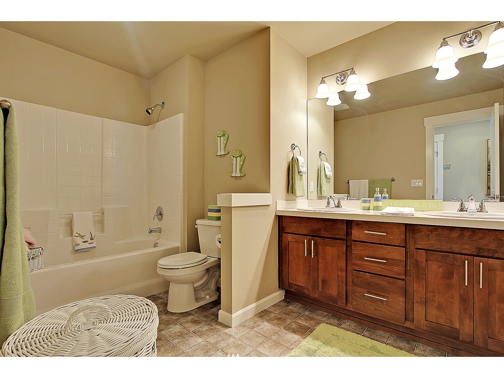 6316 Northeast 1st Street Renton, WA 98059 - Photo 8 of 15