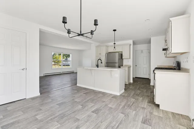 $425,000 | 6 Bayberry Court, Augusta, ME 04330