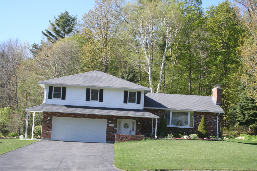 159 Kittredge Road Pittsfield, MA 01201 - Photo 2 of 15 Front View