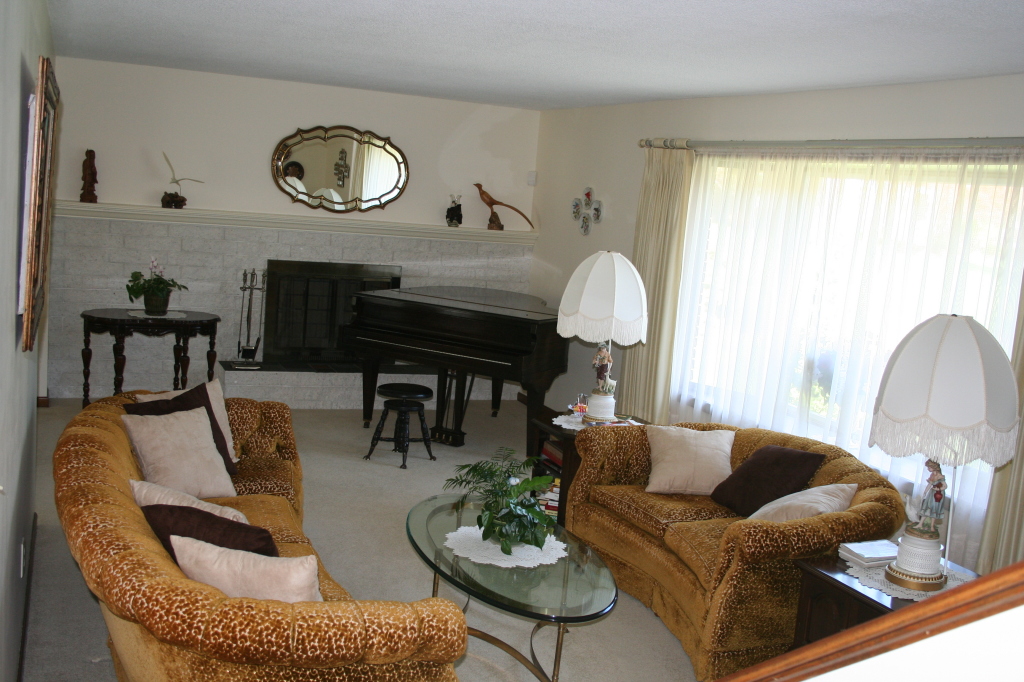 159 Kittredge Road Pittsfield, MA 01201 - Photo 3 of 15 Living Room