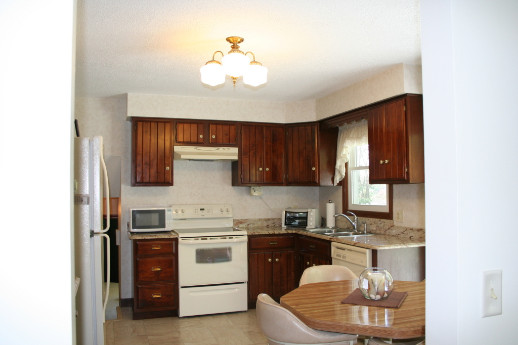 159 Kittredge Road Pittsfield, MA 01201 - Photo 5 of 15 Granite Countertop Kitchen
