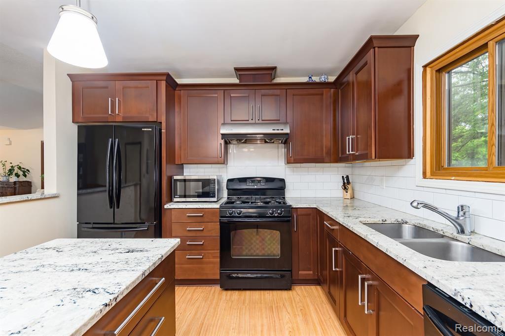 46210 West 11 Mile Road Novi, MI 48374 - Photo 11 of 97