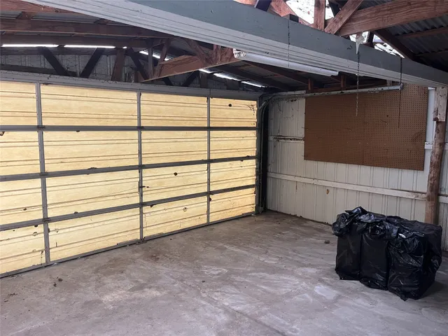 a view of a garage room