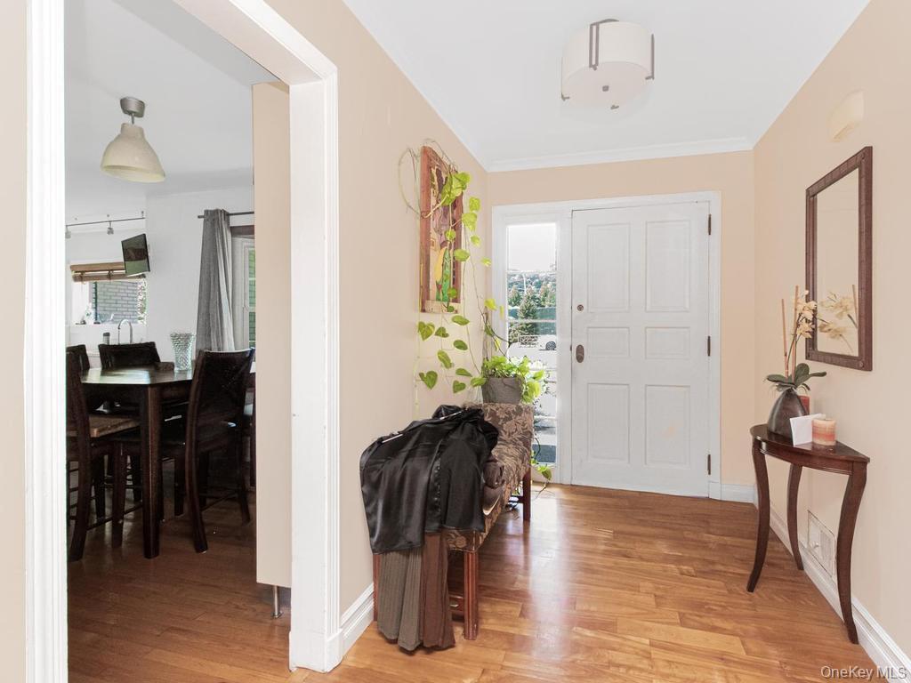 35 Barnard Road New Rochelle, NY 10801 - Photo 2 of 18 Gallery Image 2