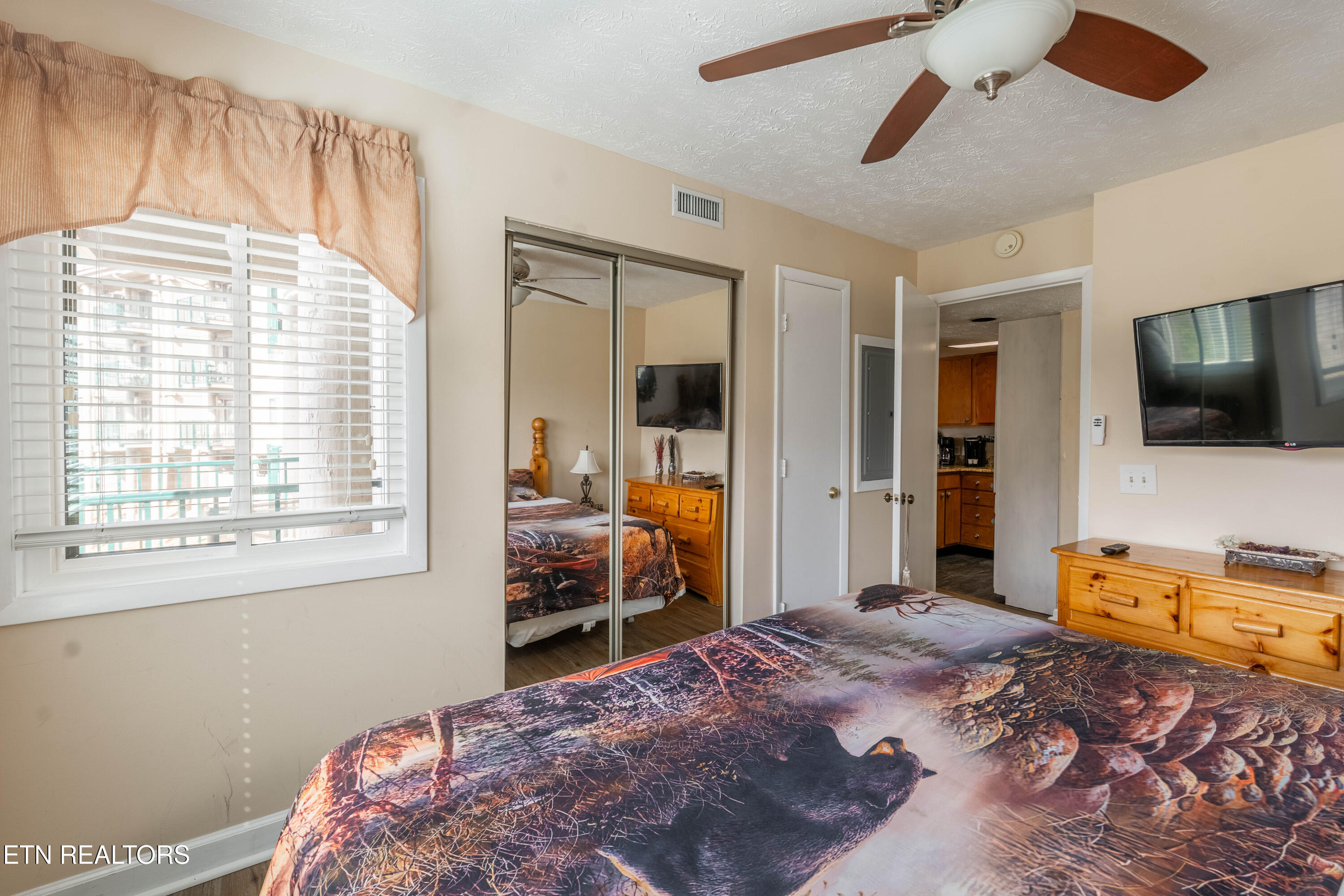 3710 Weber Road, Unit B203 Gatlinburg, TN 37738 - Photo 15 of 38 _DSC9491-HDR