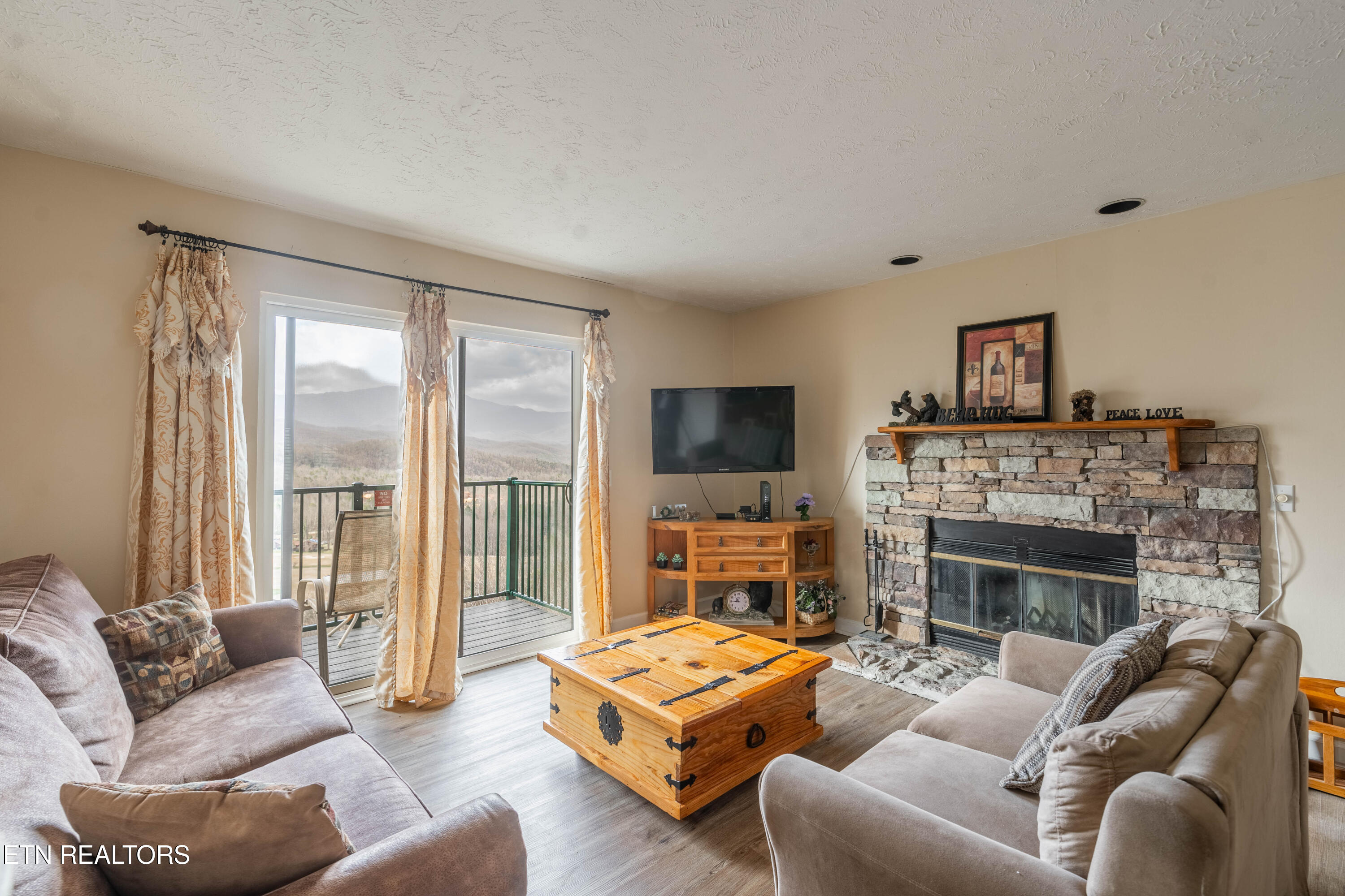 3710 Weber Road, Unit B203 Gatlinburg, TN 37738 - Photo 9 of 38 _DSC9456-HDR