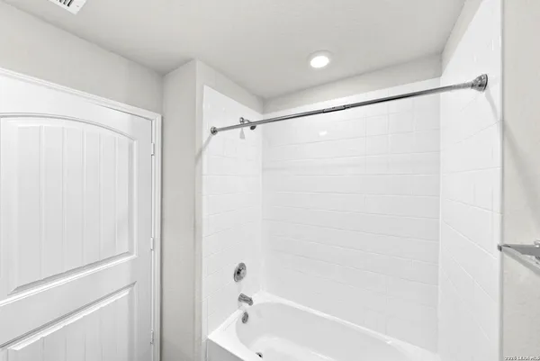 $1,850 | 917 Chachalaca Court, Seguin, TX 78155