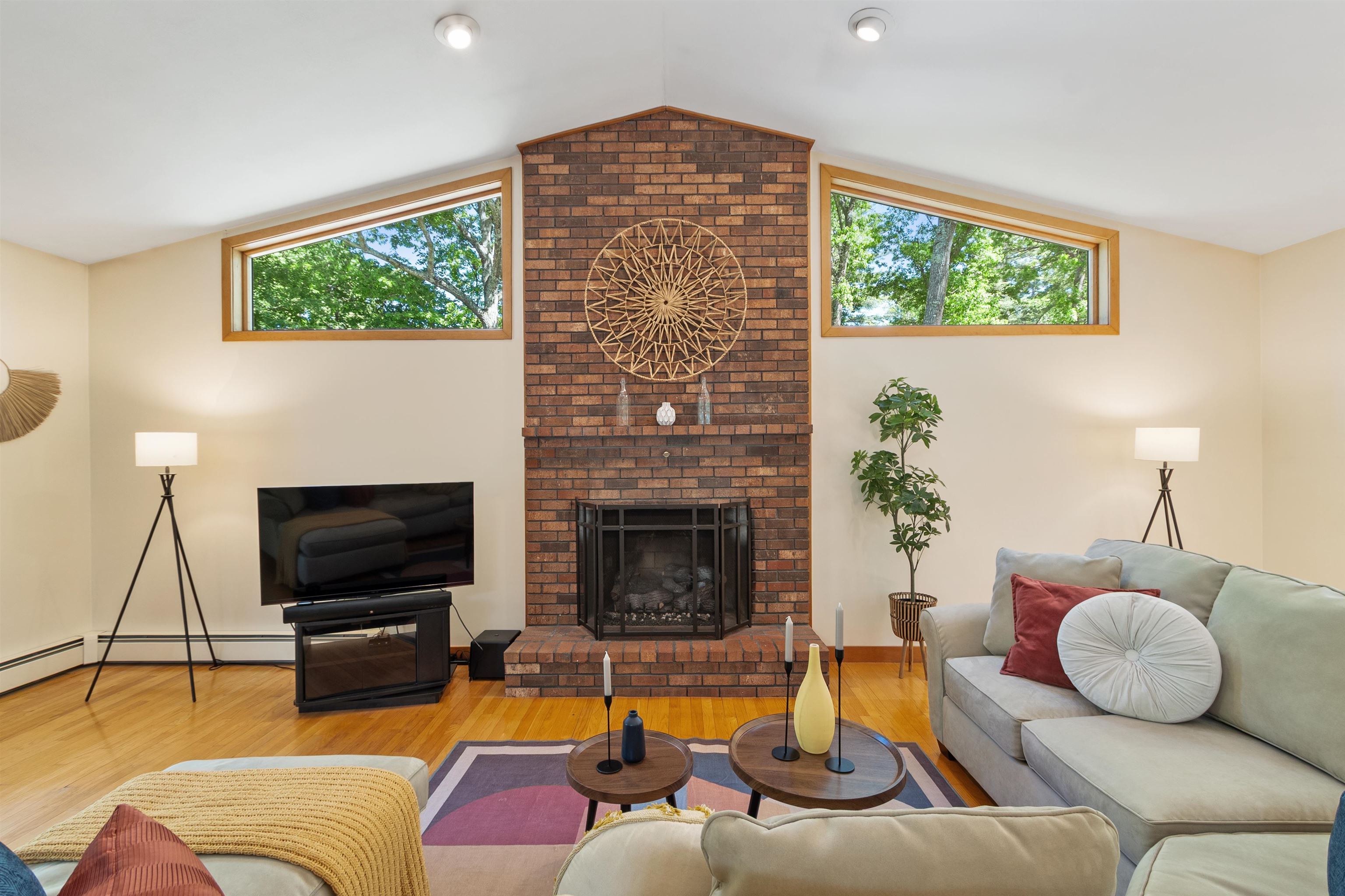 6 Weston Street Derry, NH 03038 - Photo 4 of 60