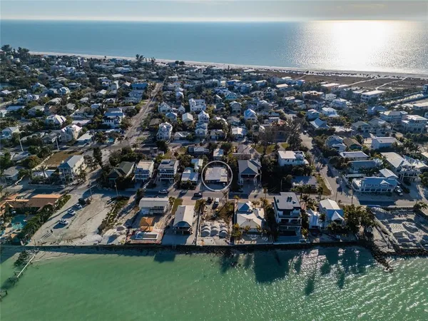 $1,949,000 | 866 North Shore Drive, Anna Maria, FL 34216