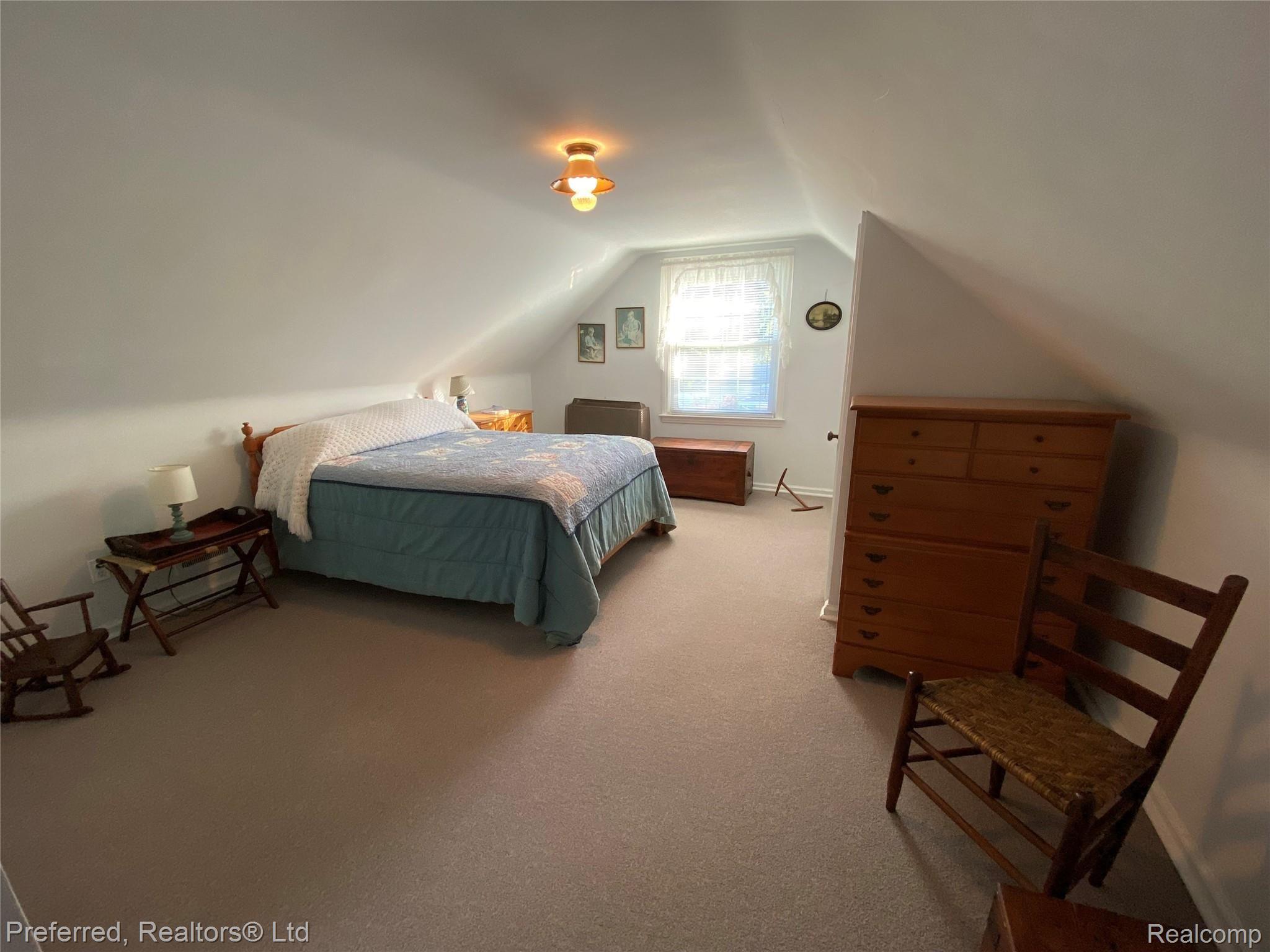 16660 Rougeway Street Livonia, MI 48154 - Photo 13 of 25 IMG_1171.jpg