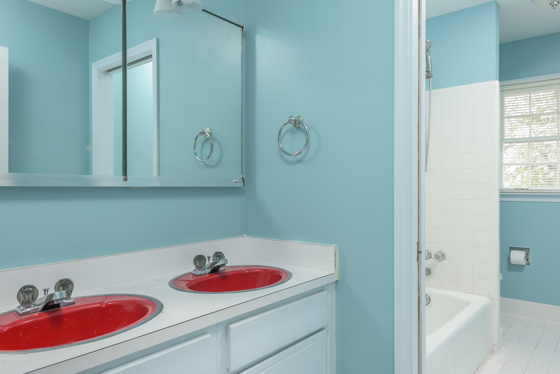 4820 Lone Hill Road Chattanooga, TN 37416 - Photo 25 of 34 Hall Bath