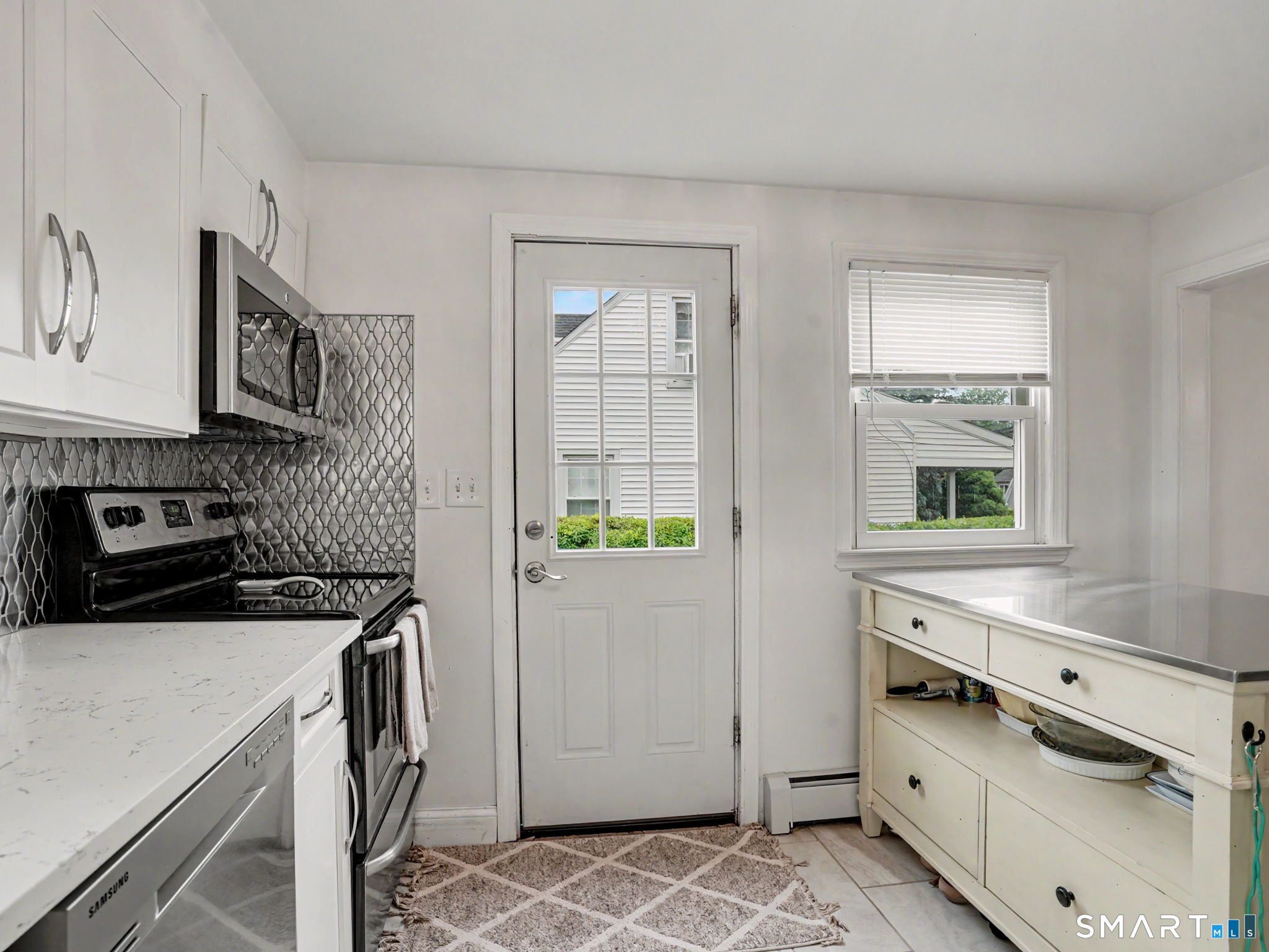 439 Stillson Road Fairfield, CT 06824 - Photo 12 of 22