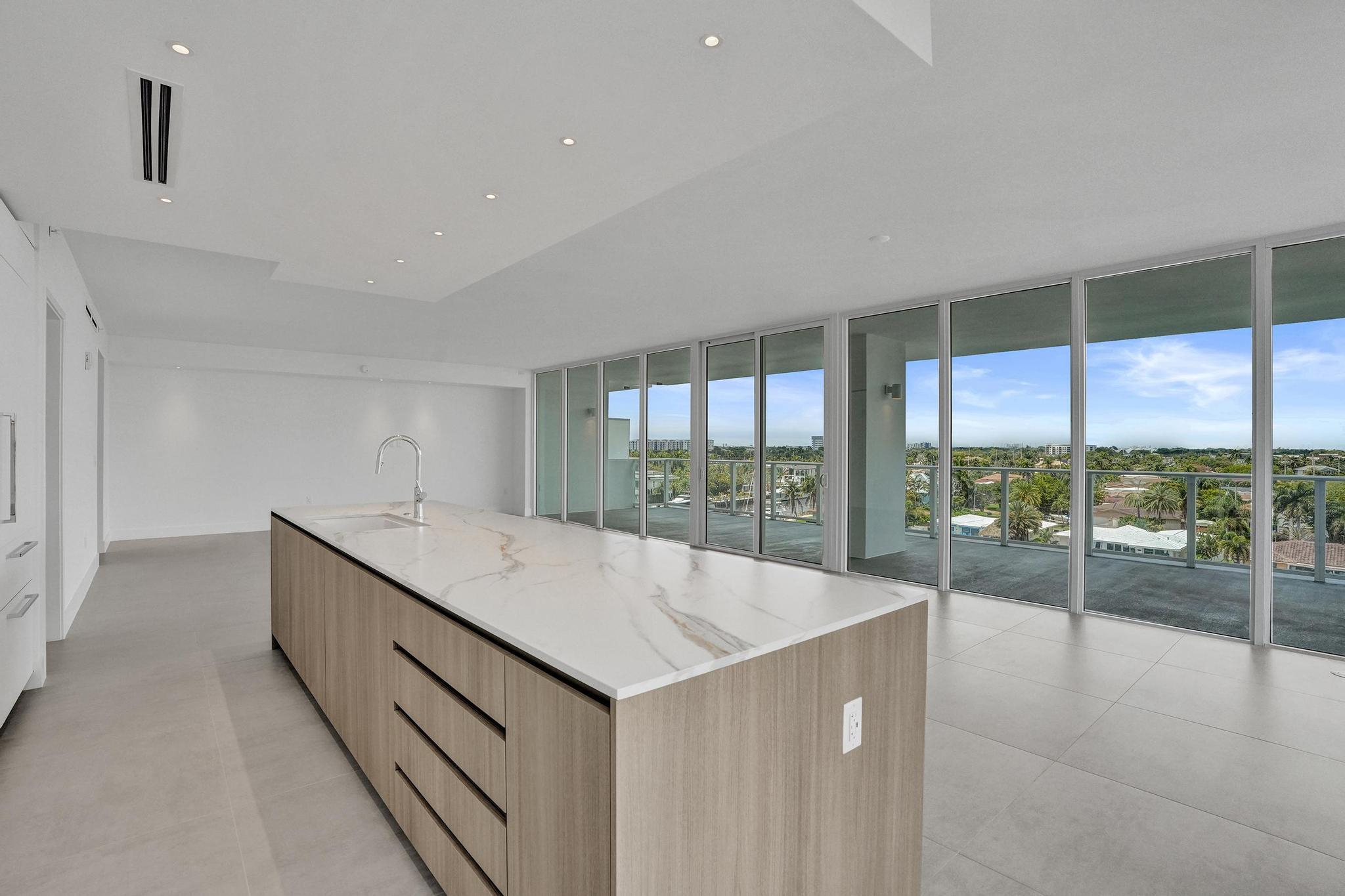 407 North Riverside Drive, Unit 605 Pompano Beach, FL 33062 - Photo 6 of 93 DSC07566