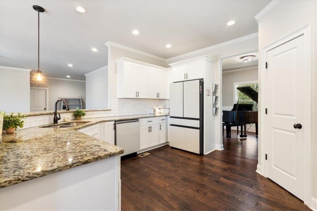 102 River Point Road Jackson, GA 30233 - Photo 14 of 51