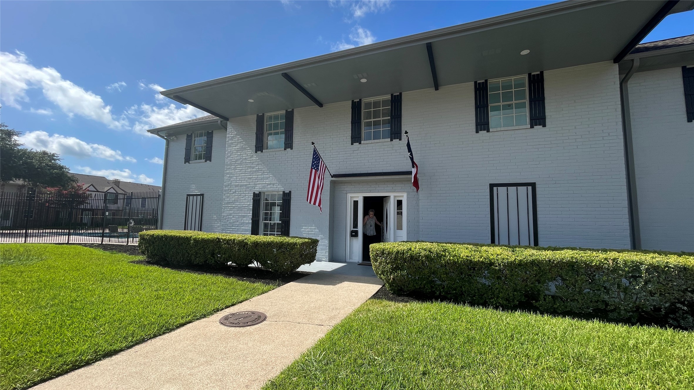14641 Perthshire Road Houston, TX 77079 - Photo 30 of 37 About 100 yards away you'll find Memorial Ashford's On-Site Property Manager who offices in this newly remodeled clubhouse.