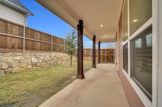 a view of walk in closet