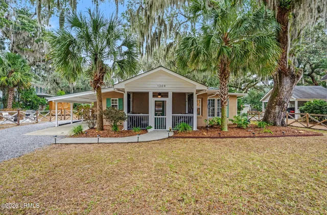 $724,900 | 1309 Newcastle Street, Beaufort, SC 29902