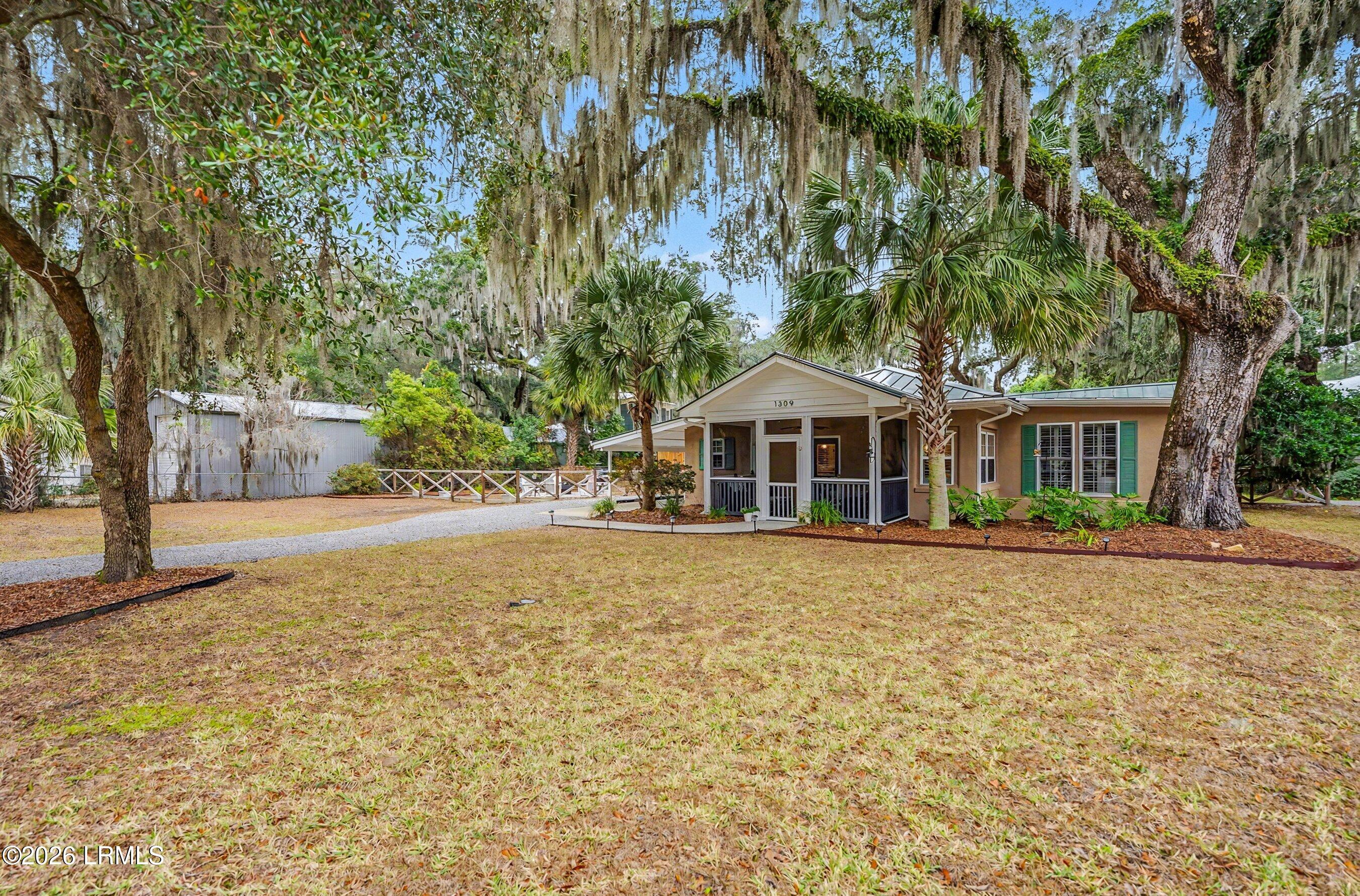 1309 Newcastle Street Beaufort, SC 29902 - Photo 5 of 64 DSC03691-185-1.jpg-SMALL
