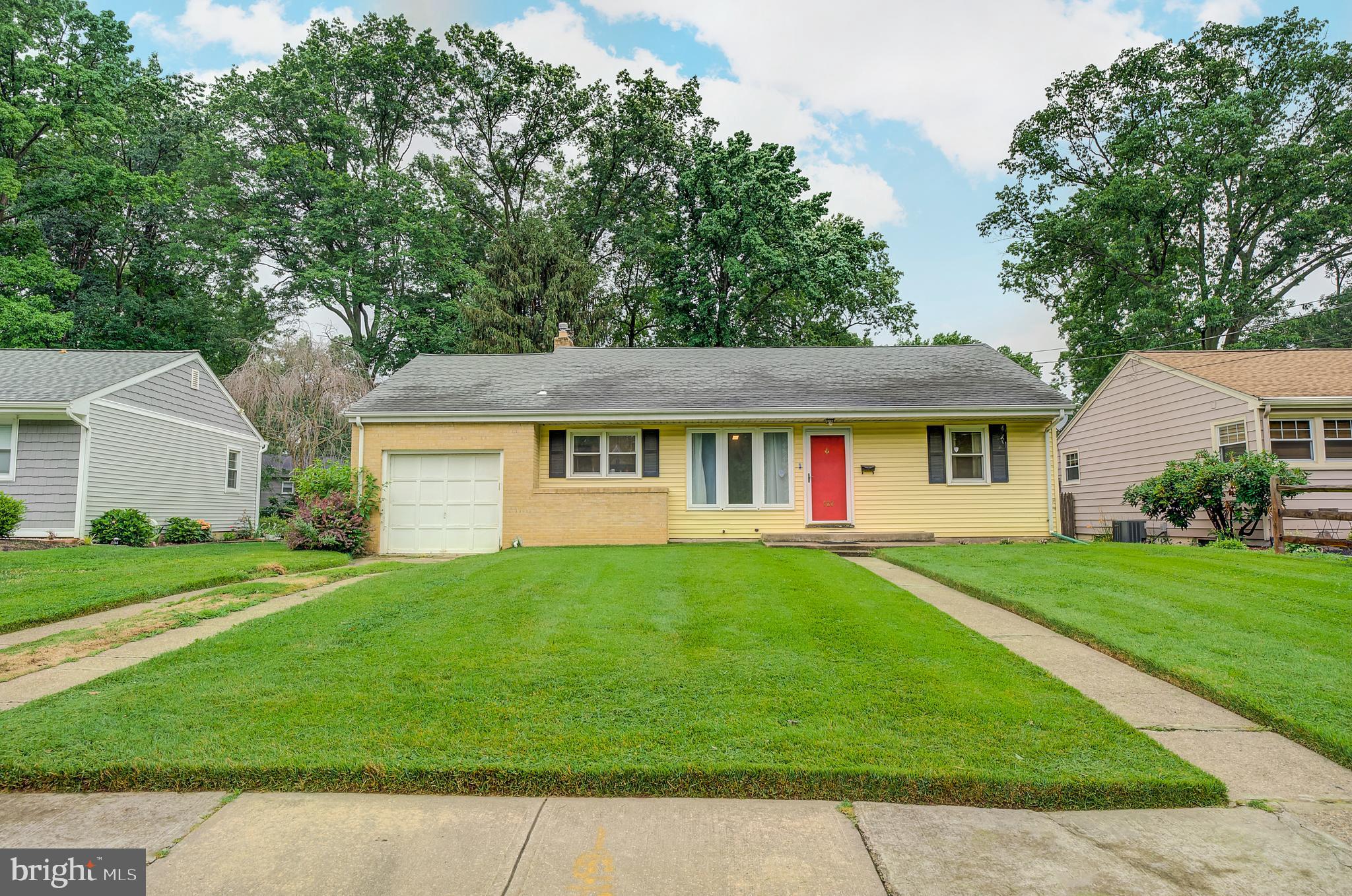 522 Sutherland Road Trenton, NJ 08618 - Photo 2 of 26 Front of House