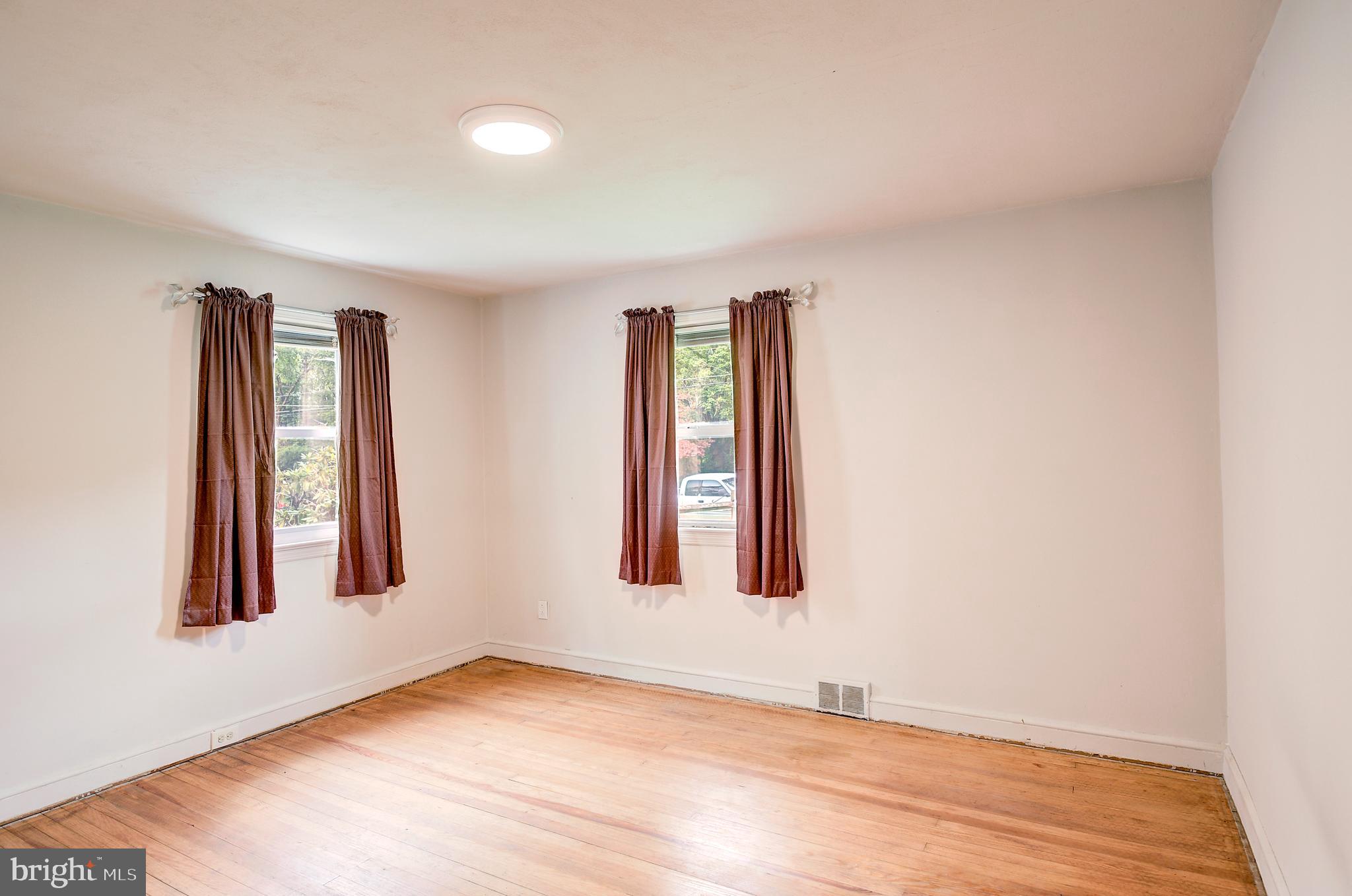 522 Sutherland Road Trenton, NJ 08618 - Photo 18 of 26 Bedroom 2