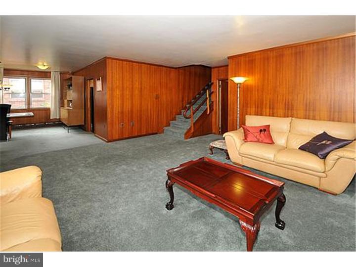 1008 Vernon Road Philadelphia, PA 19150 - Photo 2 of 21 Living Room