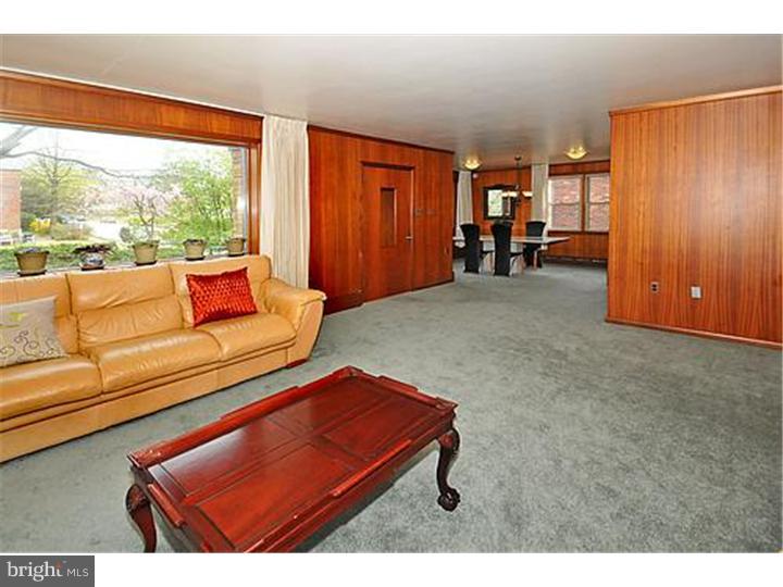 1008 Vernon Road Philadelphia, PA 19150 - Photo 3 of 21 Living Room