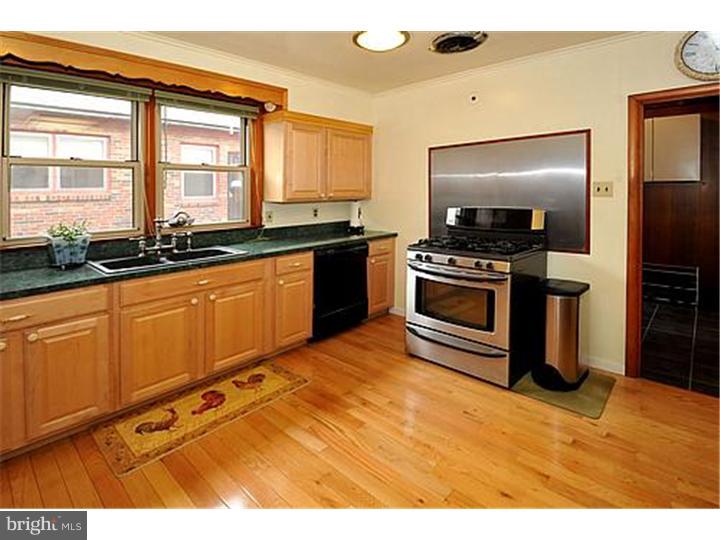 1008 Vernon Road Philadelphia, PA 19150 - Photo 9 of 21 Kitchen