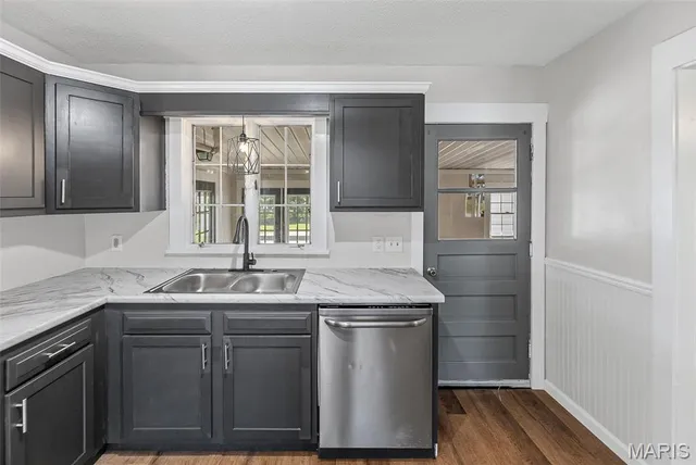 $165,000 | 2303 West Delmar Avenue, Godfrey, IL 62035