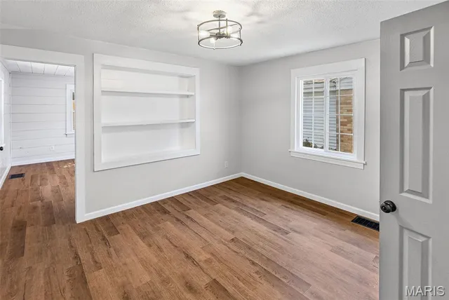 $165,000 | 2303 West Delmar Avenue, Godfrey, IL 62035