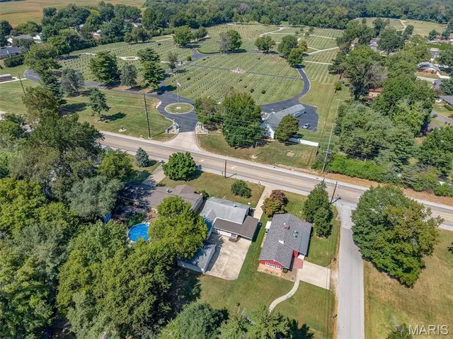 $165,000 | 2303 West Delmar Avenue, Godfrey, IL 62035